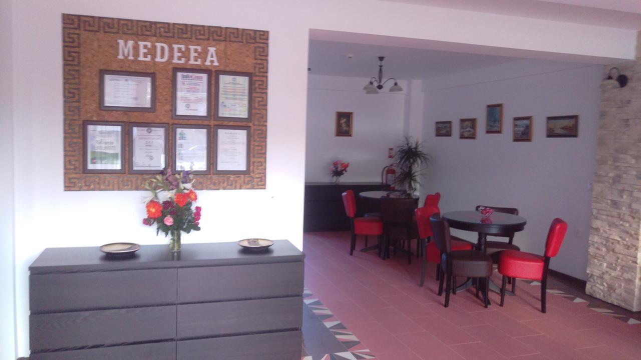 Vila Medeea คอสติเนช ภายนอก รูปภาพ